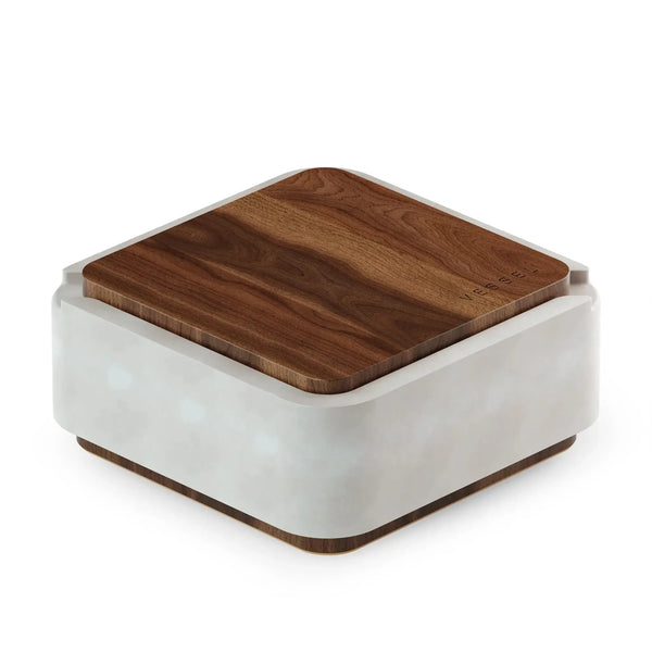 Caixa Vessel para cachimbos de vape e mais Plano médio com fundo branco fechada
